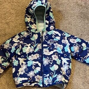 Girls Patagonia Kids Floral Puffer Jacket - reversible Blue and White size 3t
